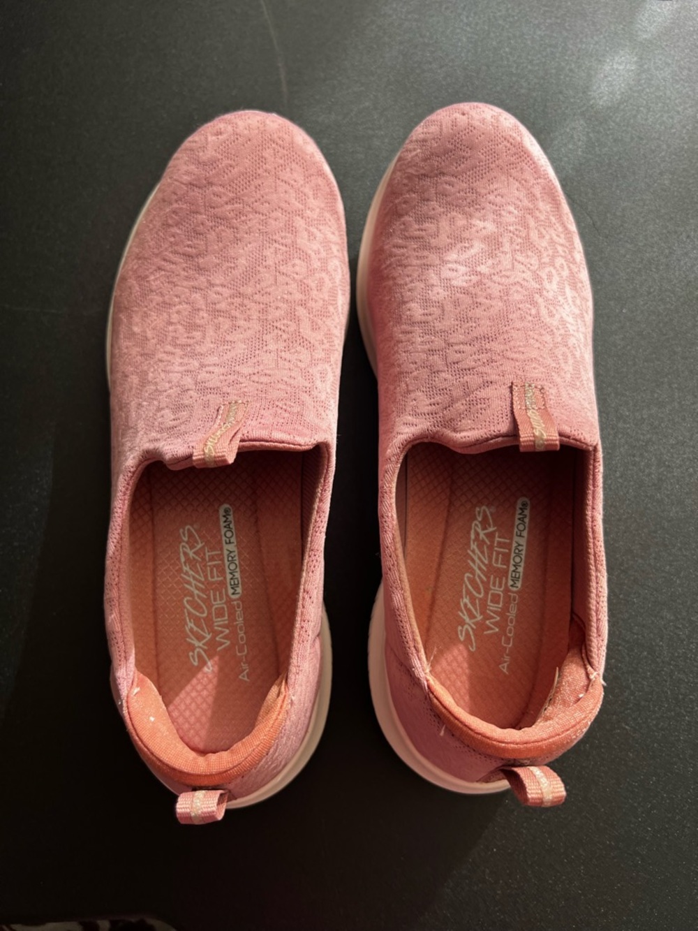 Skechers Women's Slip-On Sneakers in Dusty Rose Pink 8.5 - Picture 2 of 7